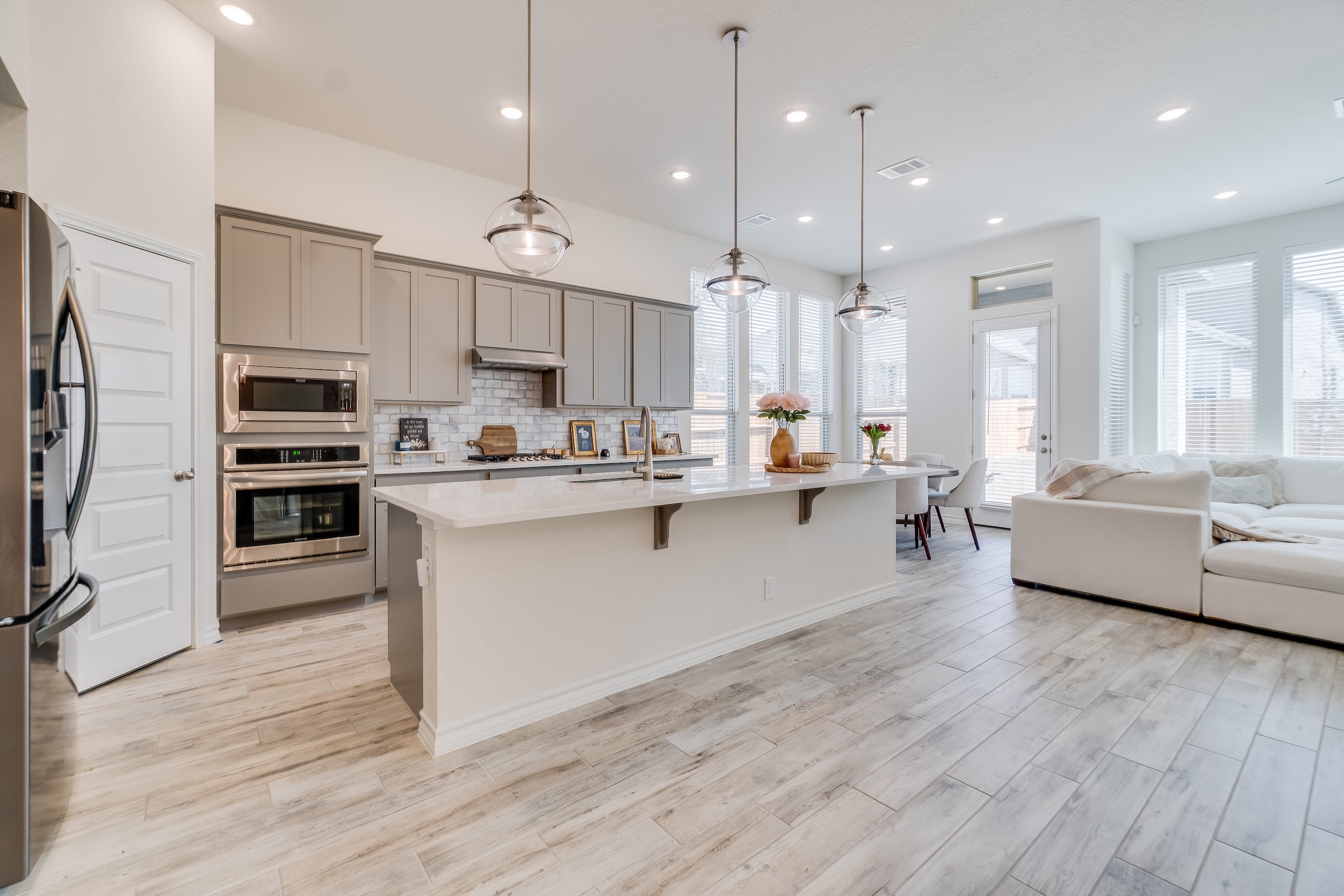 trendy white kitchen trendy white kitchen